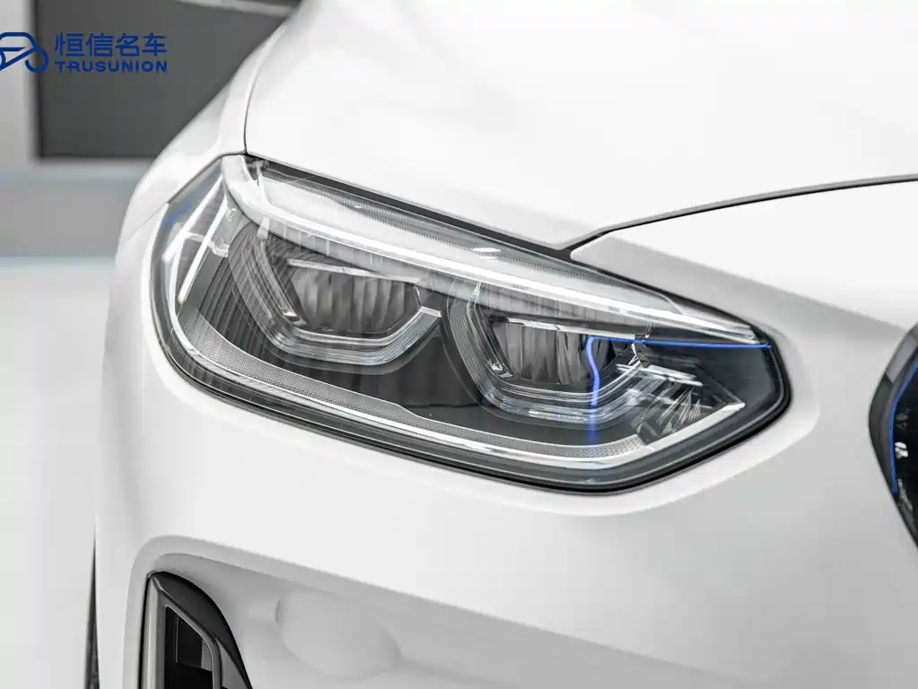 BMW 1 Series 2021 — фото 10