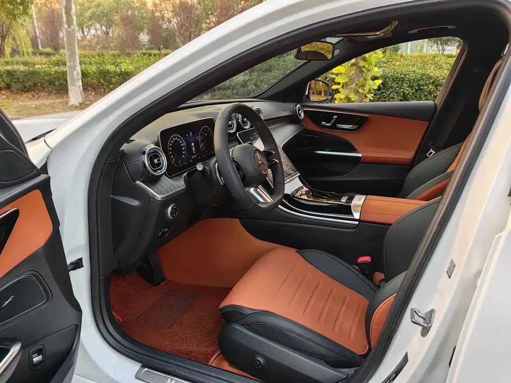 Mercedes-Benz C-Class 2023 — фото 7