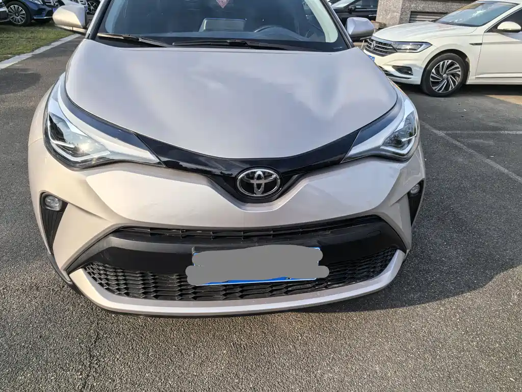 Toyota C-HR 2022 — фото 2