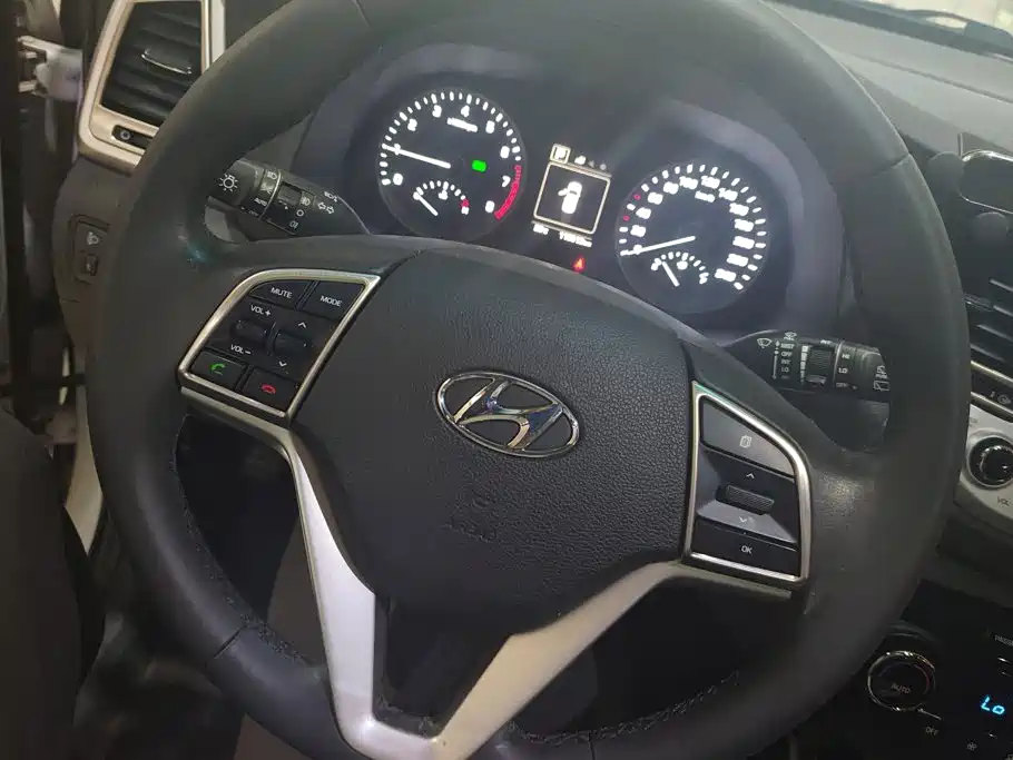 Hyundai Tucson 2017 — фото 15