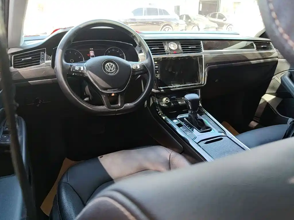 Volkswagen Phideon 2018 — фото 6