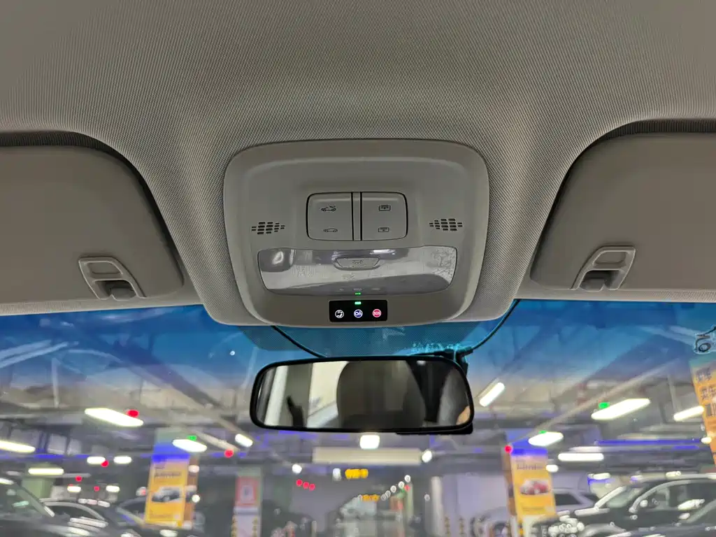 Chevrolet Orlando 2023 — фото 17