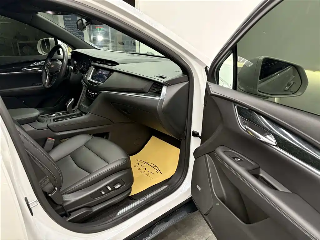 Cadillac XT5 2020 — фото 15