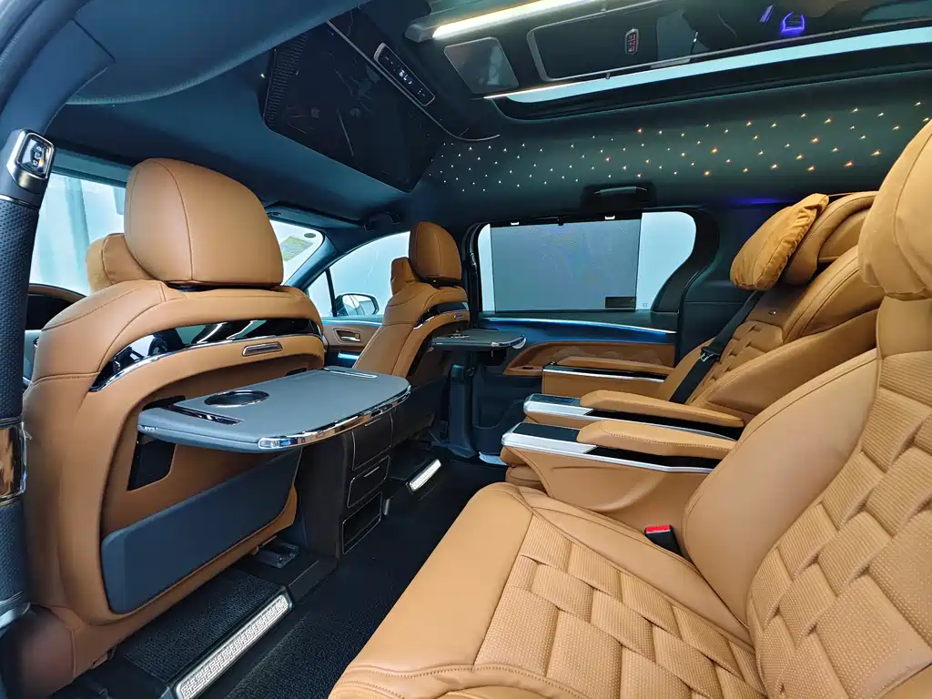 Toyota Granvia — фото 19