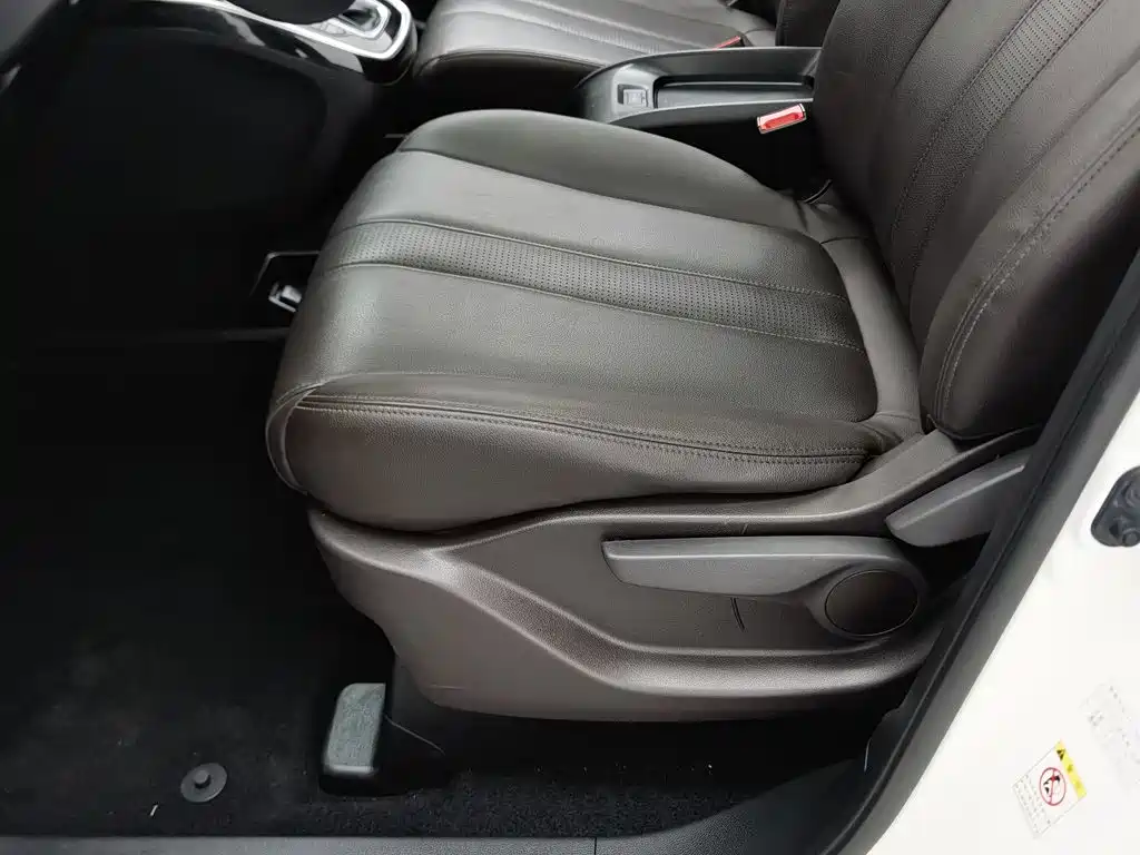 GAC Trumpchi M6 2019 — фото 20