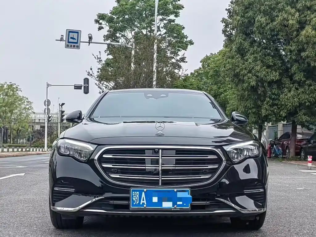 Mercedes-Benz E-Class 2025