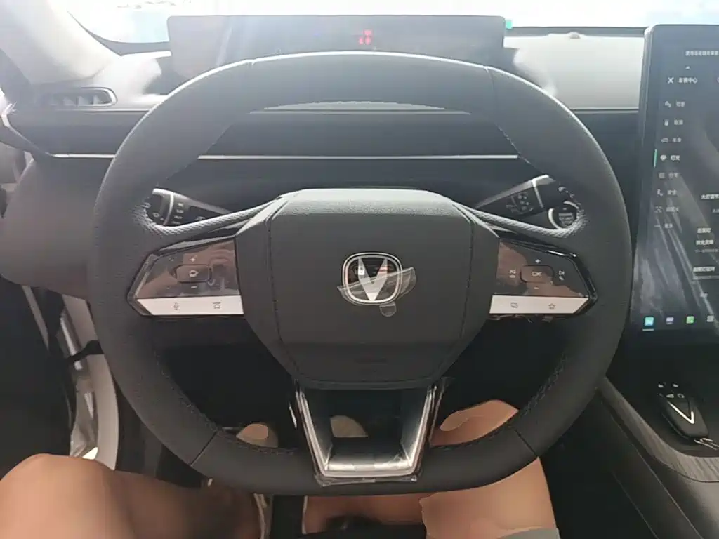 Changan Eado PHEV 2026 — фото 11