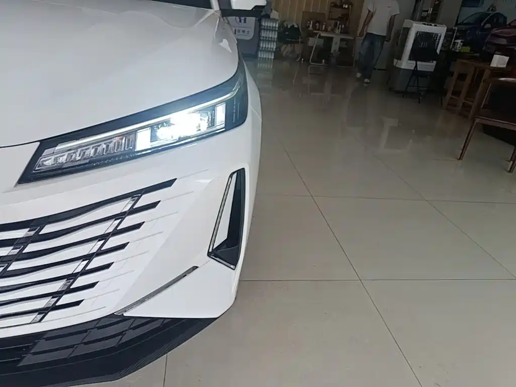 Changan Eado PHEV 2026 — фото 24