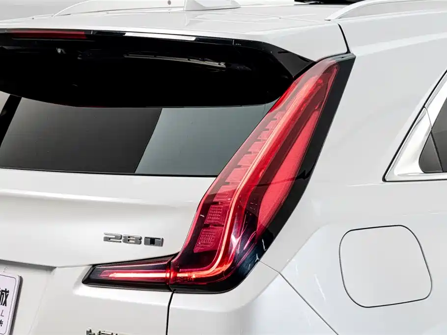 Cadillac XT4 2020 — фото 8