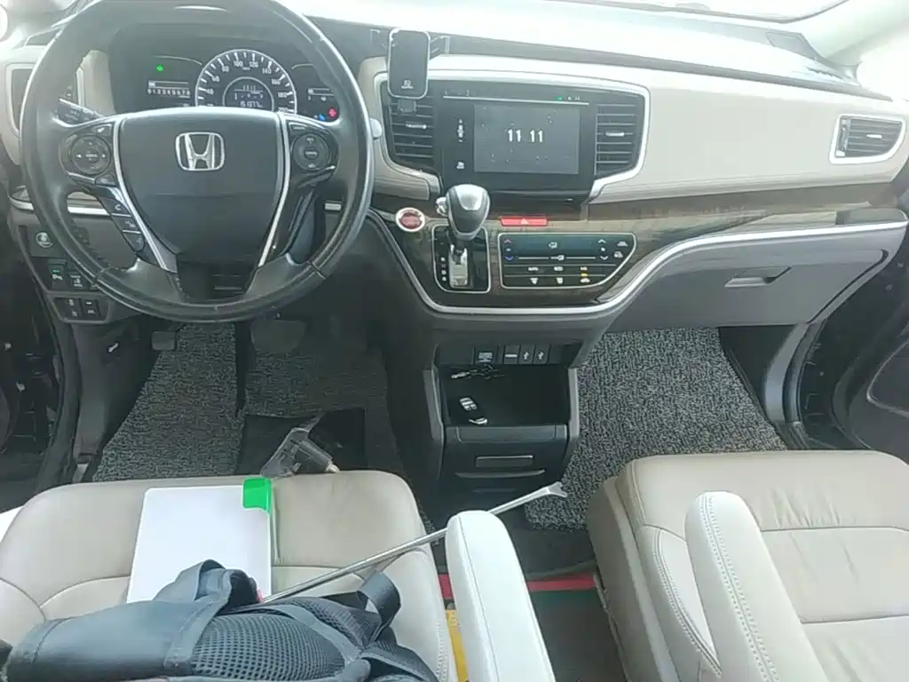 Honda Odyssey 2016 — фото 10