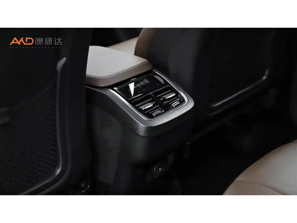 Volvo XC90 2022 — фото 10