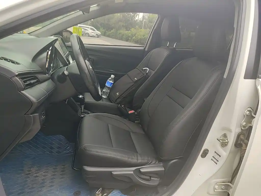 Toyota Yaris L 2019 — фото 15