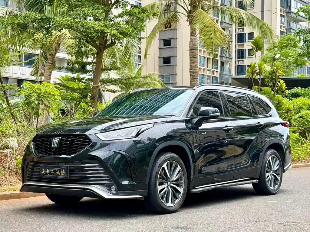 Toyota Crown Kluger 2025