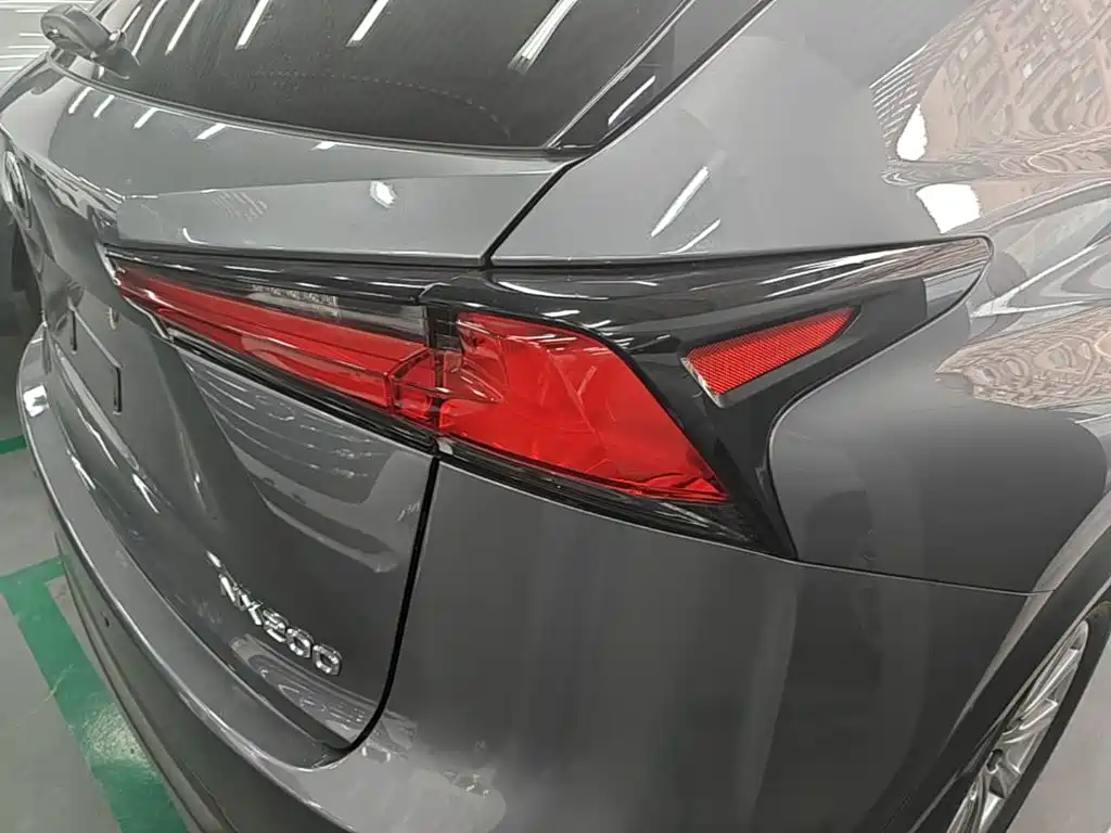 Lexus NX 2019 — фото 8