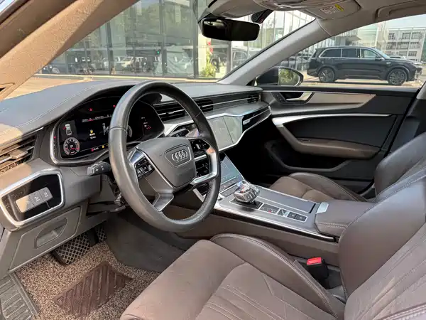 Audi A7L 2023
