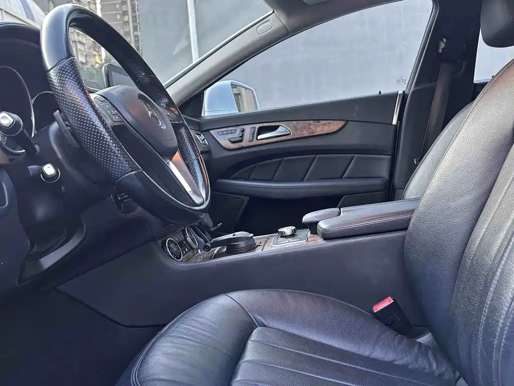 Mercedes-Benz CLS 2015 — фото 8