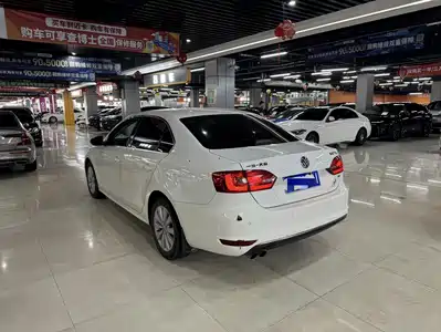 Volkswagen Sagitar 2014