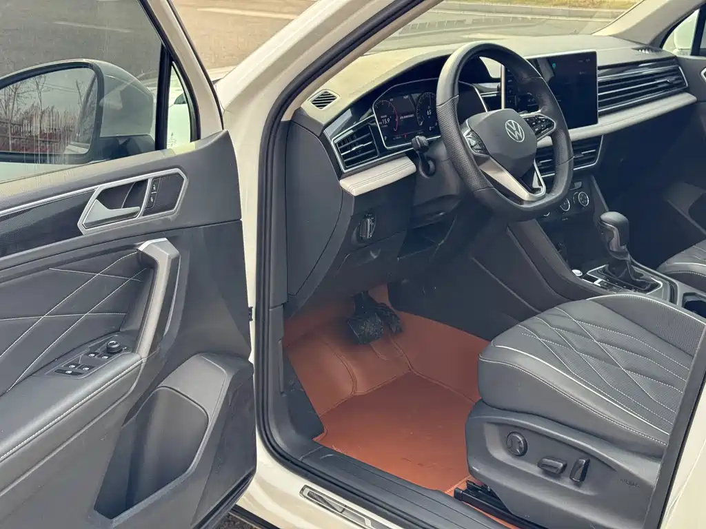 Volkswagen Tiguan L 2022 — фото 10
