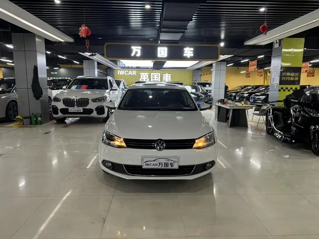 Volkswagen Sagitar 2014
