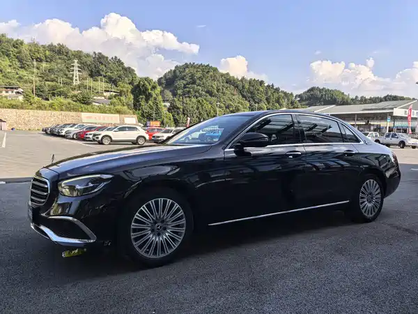 Mercedes-Benz E-Class 2022
