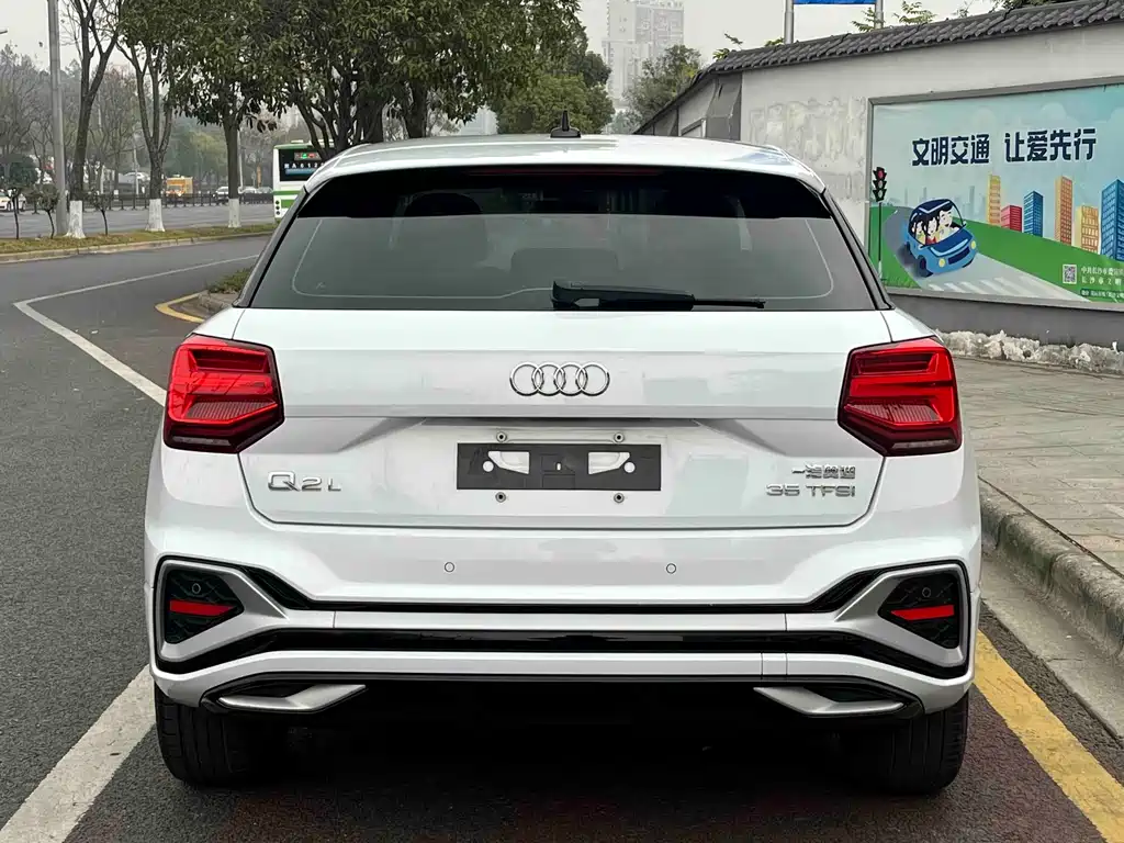 Audi Q2L 2022 — фото 5
