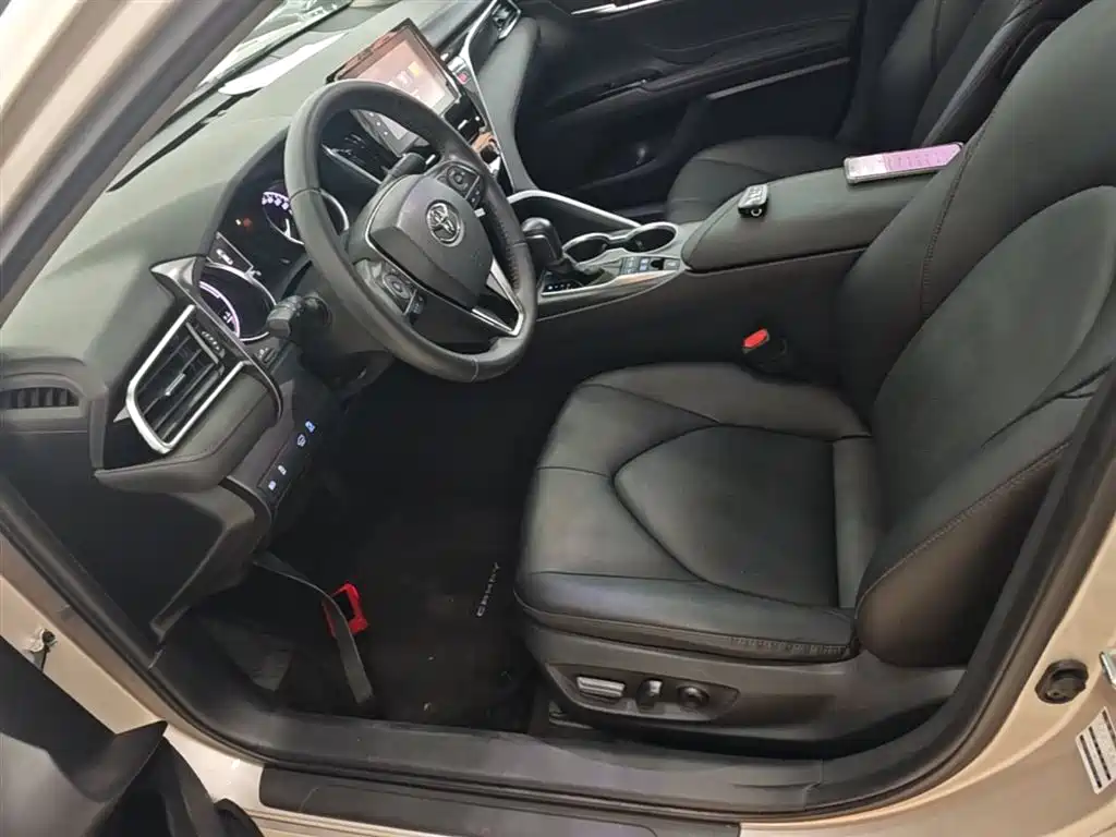 Toyota Camry 2021 — фото 15