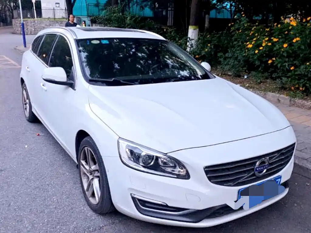 Volvo V60 2015 — фото 3