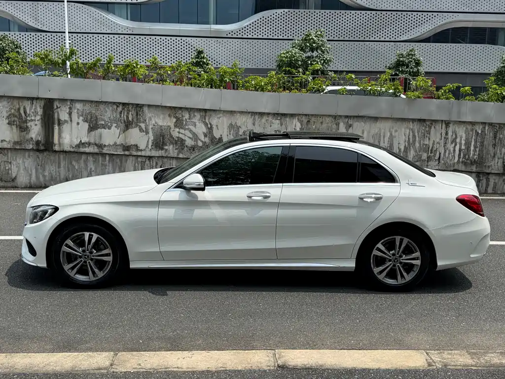 Mercedes-Benz C-Class 2017 — фото 4