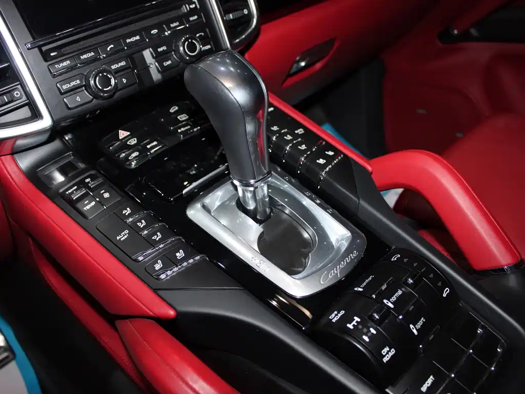 Porsche Cayenne 2014 — фото 16