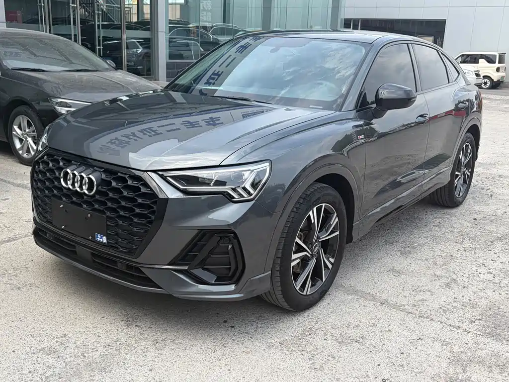 Audi Q3 Sportback 2022 — фото 1