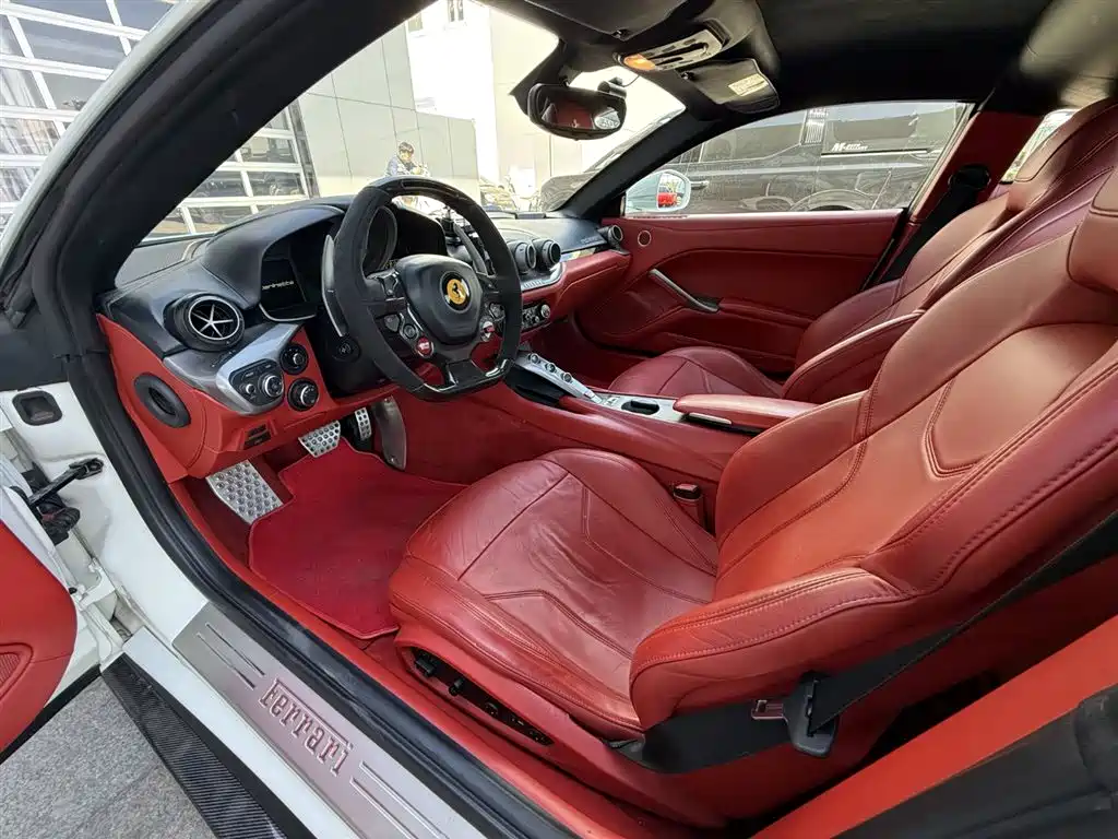 Ferrari F12berlinetta 2014 — фото 17