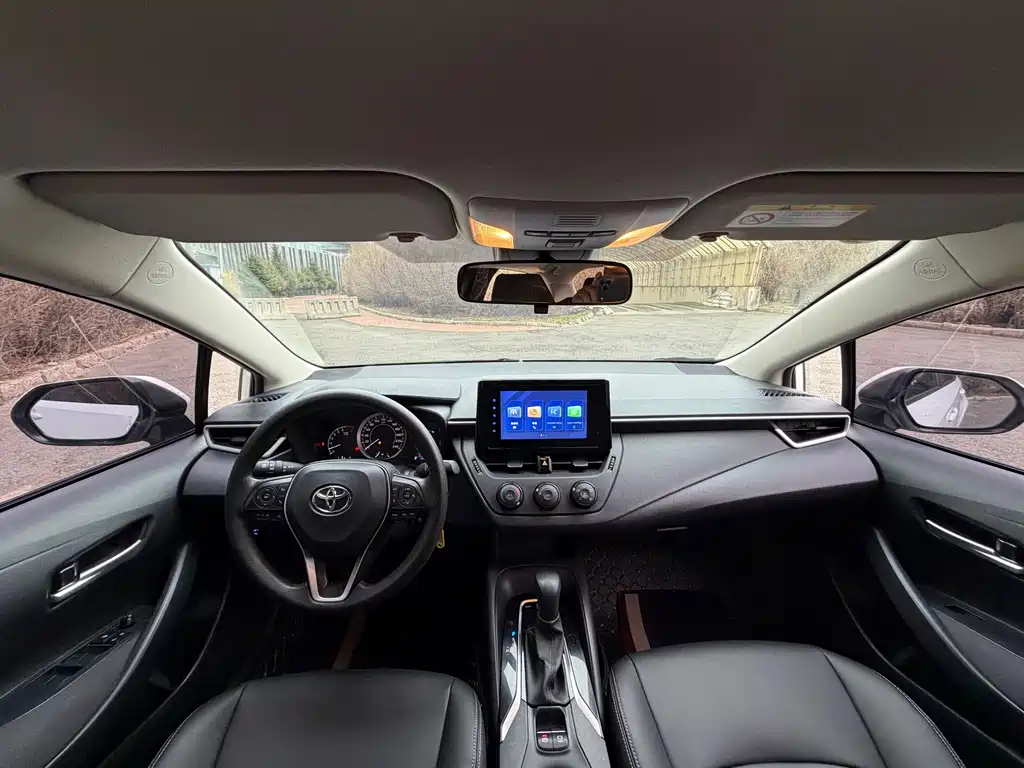 Toyota Corolla 2023 — фото 10