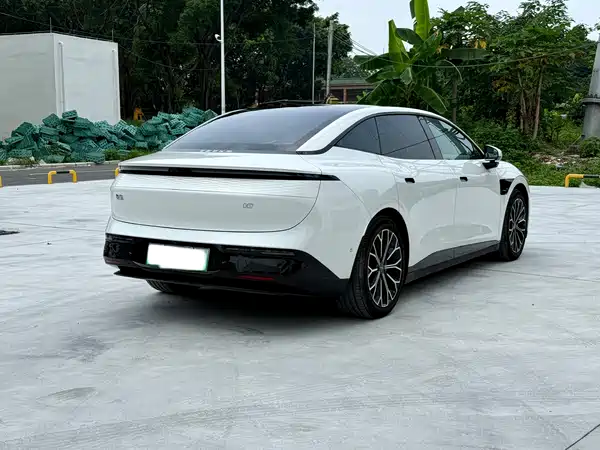 Zeekr 007 2025