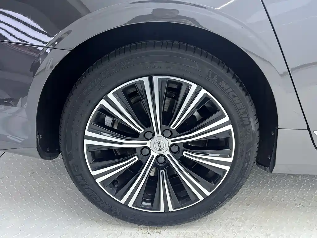 Volvo S90 2021 — фото 16