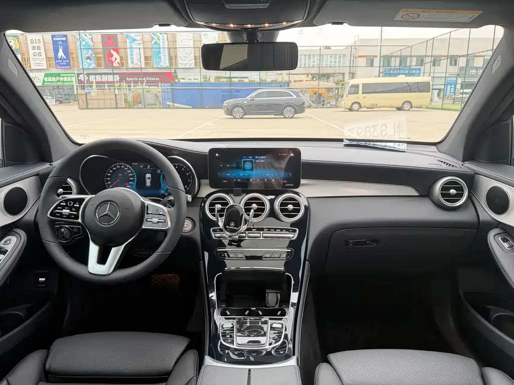 Mercedes-Benz GLC 2020 — фото 17