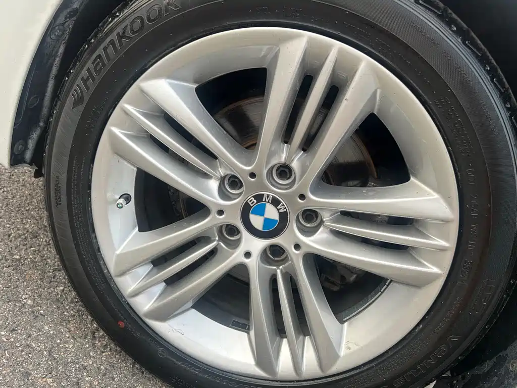 BMW 3 Series 2017 — фото 15