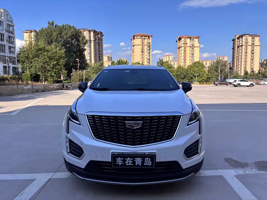 Cadillac XT5 2021 — фото 1