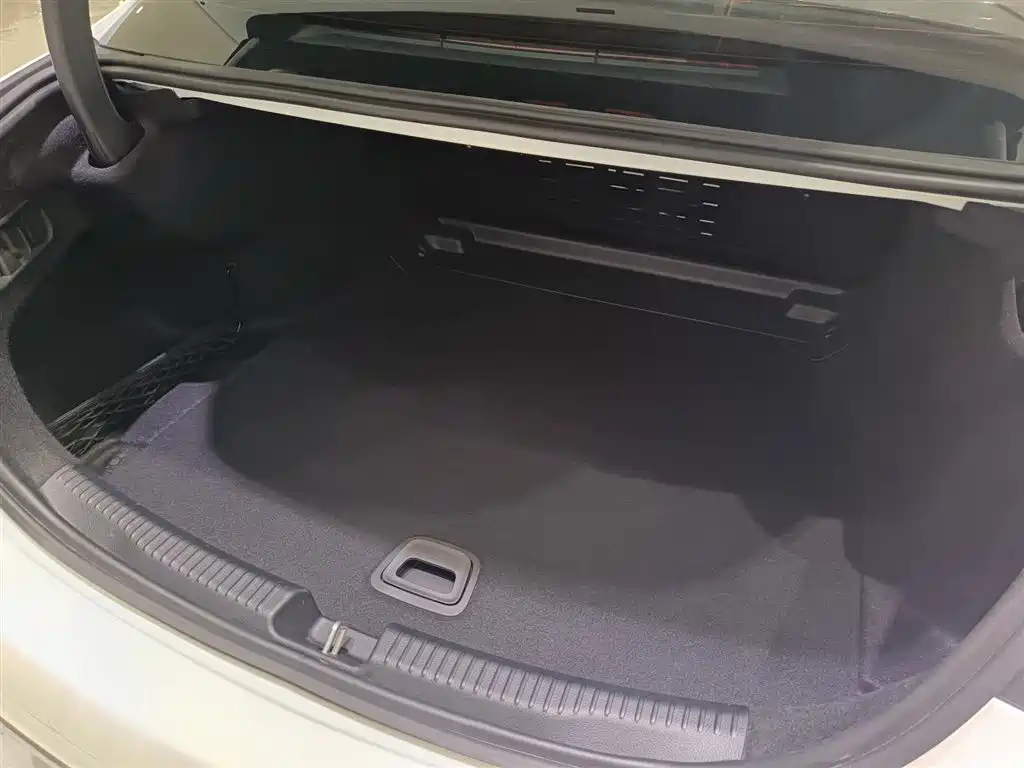 Mercedes-Benz C-Class 2025