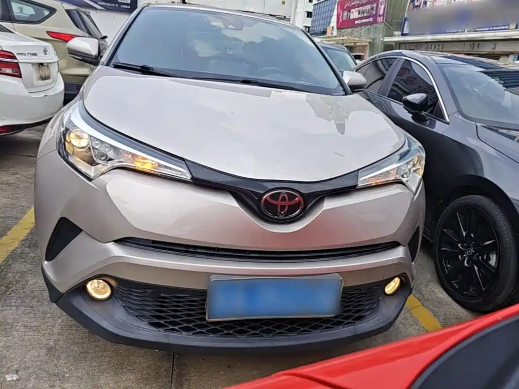 Toyota C-HR 2020 — фото 3