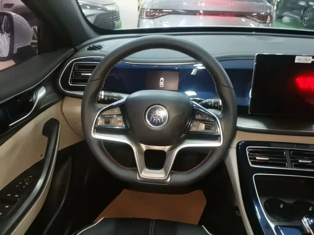 BYD Qin PLUS 2022 — фото 11