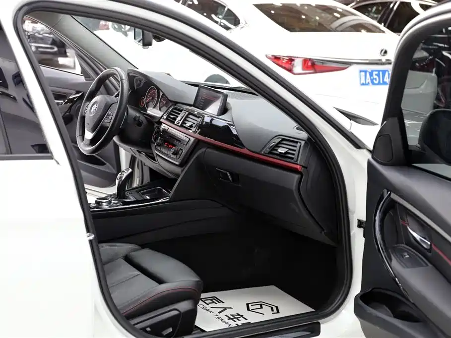 BMW 3 Series 2016 — фото 17