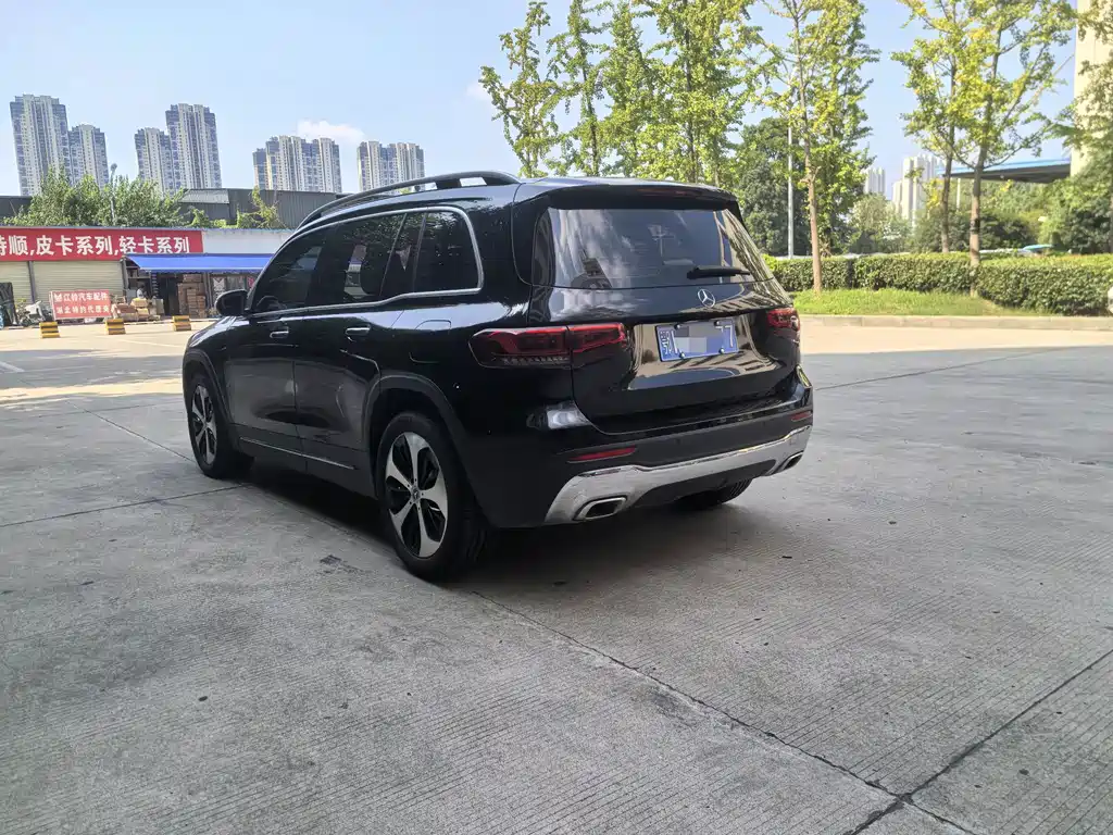 Mercedes-Benz GLB 2023