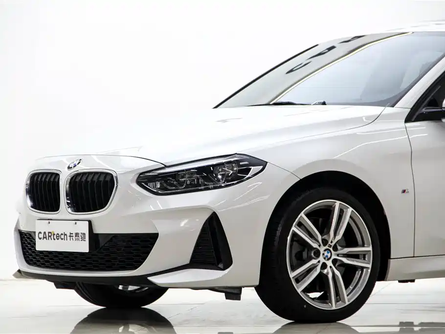 BMW 1 Series 2019 — фото 7