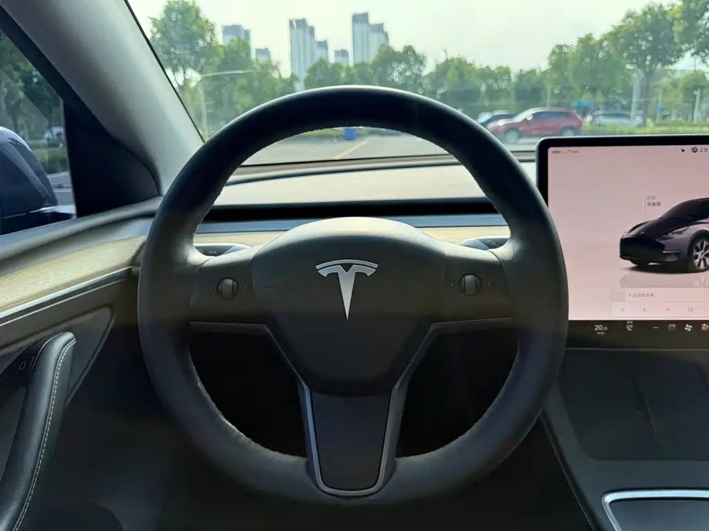 Tesla Model Y 2022 — фото 12