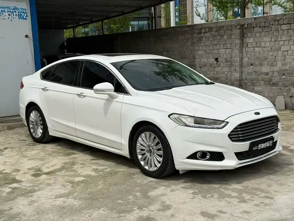 Ford Mondeo 2014 — фото 1