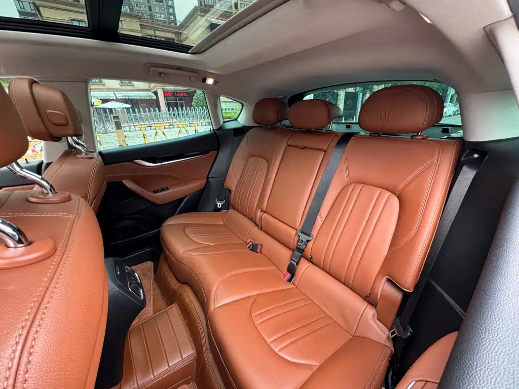 Maserati Levante 2019 — фото 12