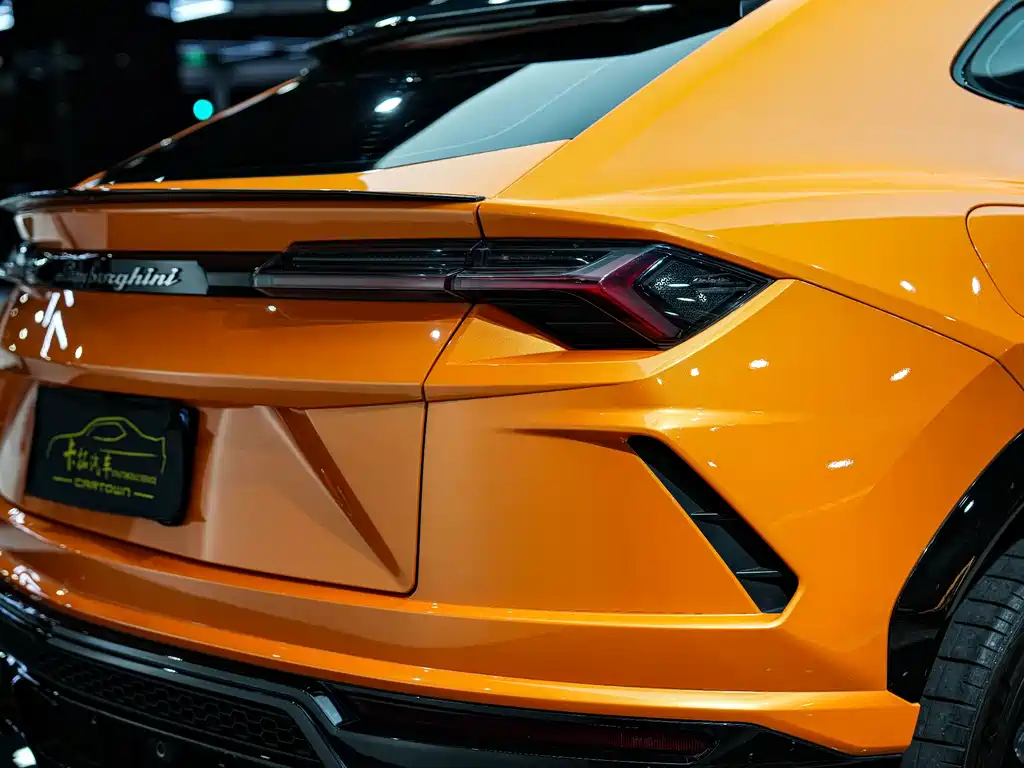 Lamborghini Urus 2021 — фото 15