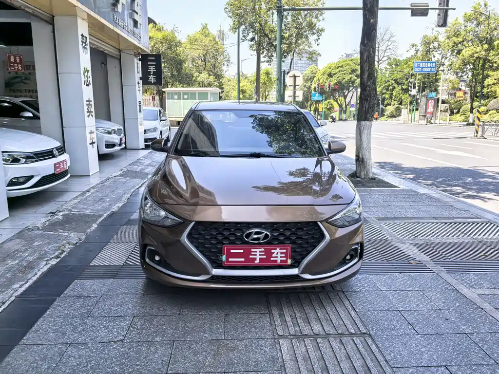 Hyundai Elantra 2019 — фото 2