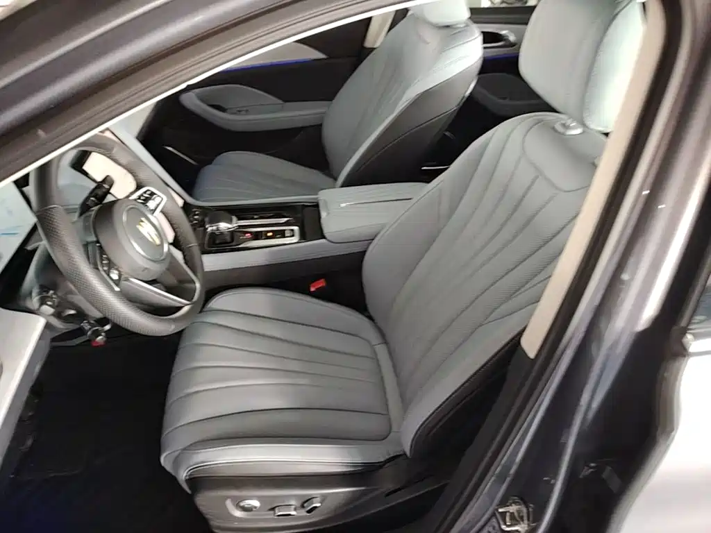 Hongqi H5 PHEV 2025 — фото 15