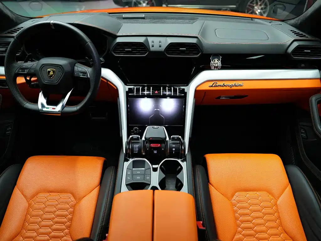 Lamborghini Urus 2021 — фото 34